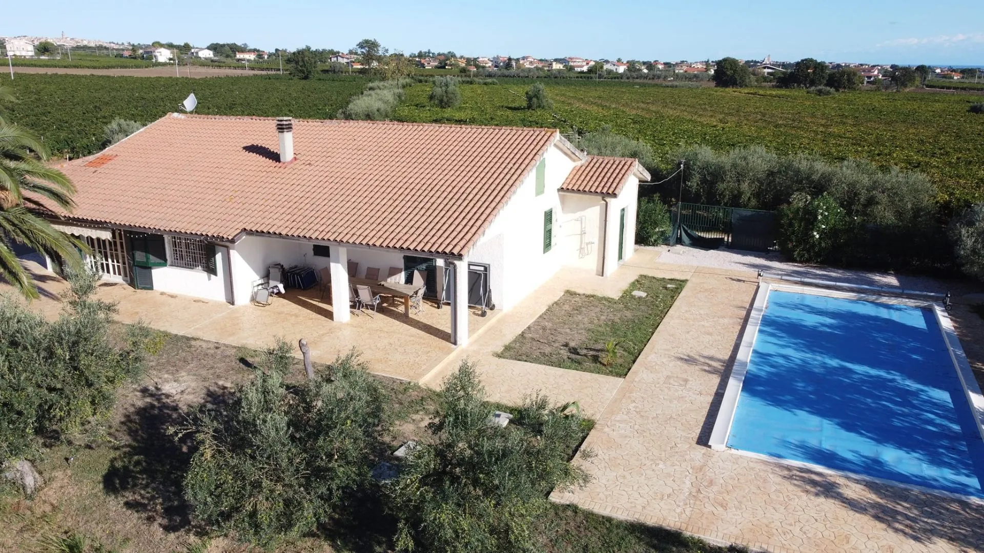 Vakantiehuis Italië met privé zwembad aan zee — omheinde tuin in Abruzzo